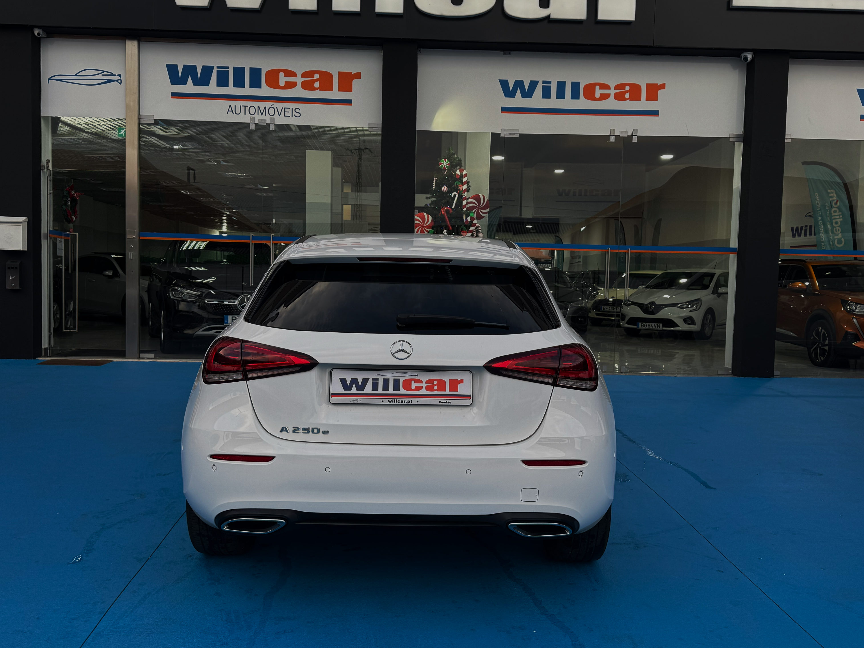 Mercedes-Benz A250e Progressive | Imagem 2