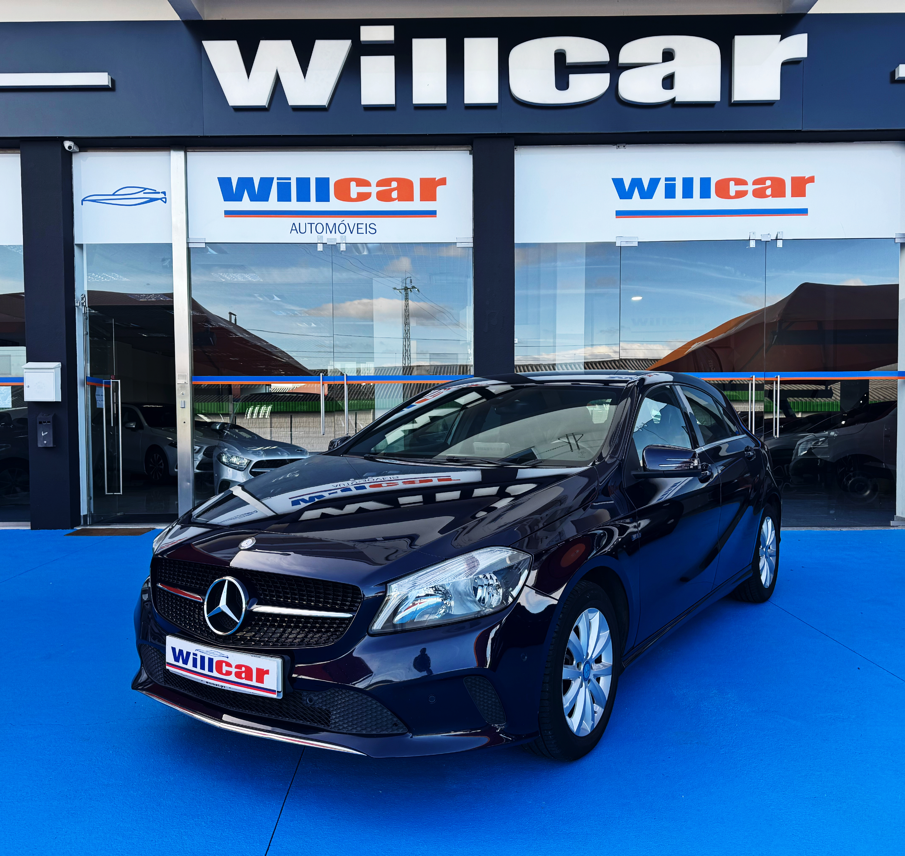Mercedes-Benz A 180 d Urban | Imagem 2