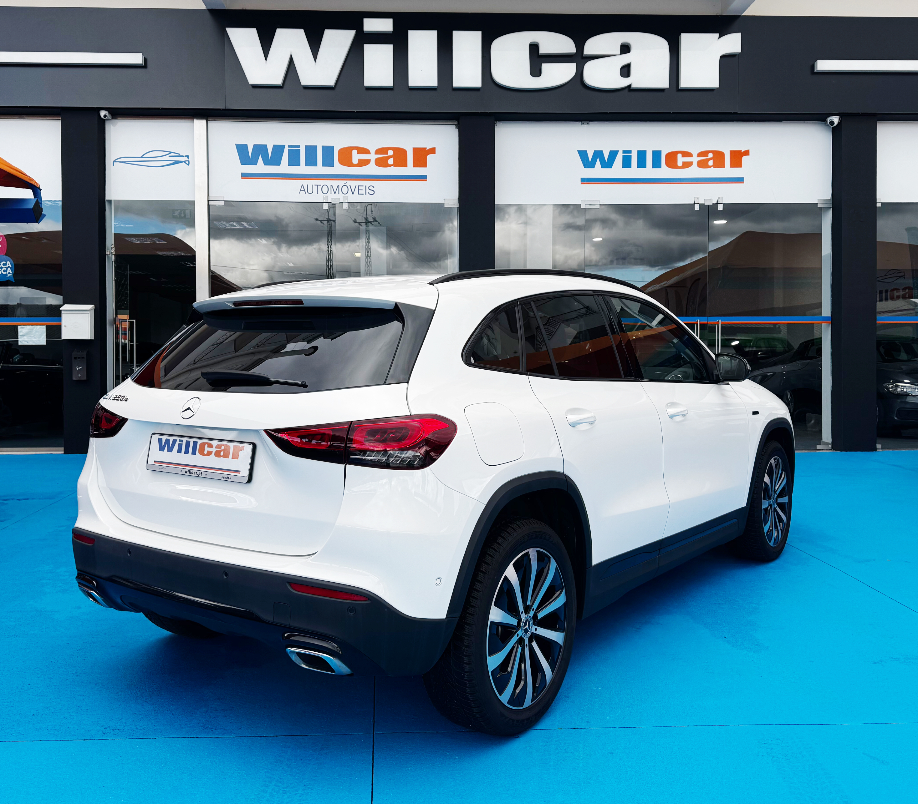 Mercedes-Benz GLA 250 e Progressive Pack Night | Imagem 3