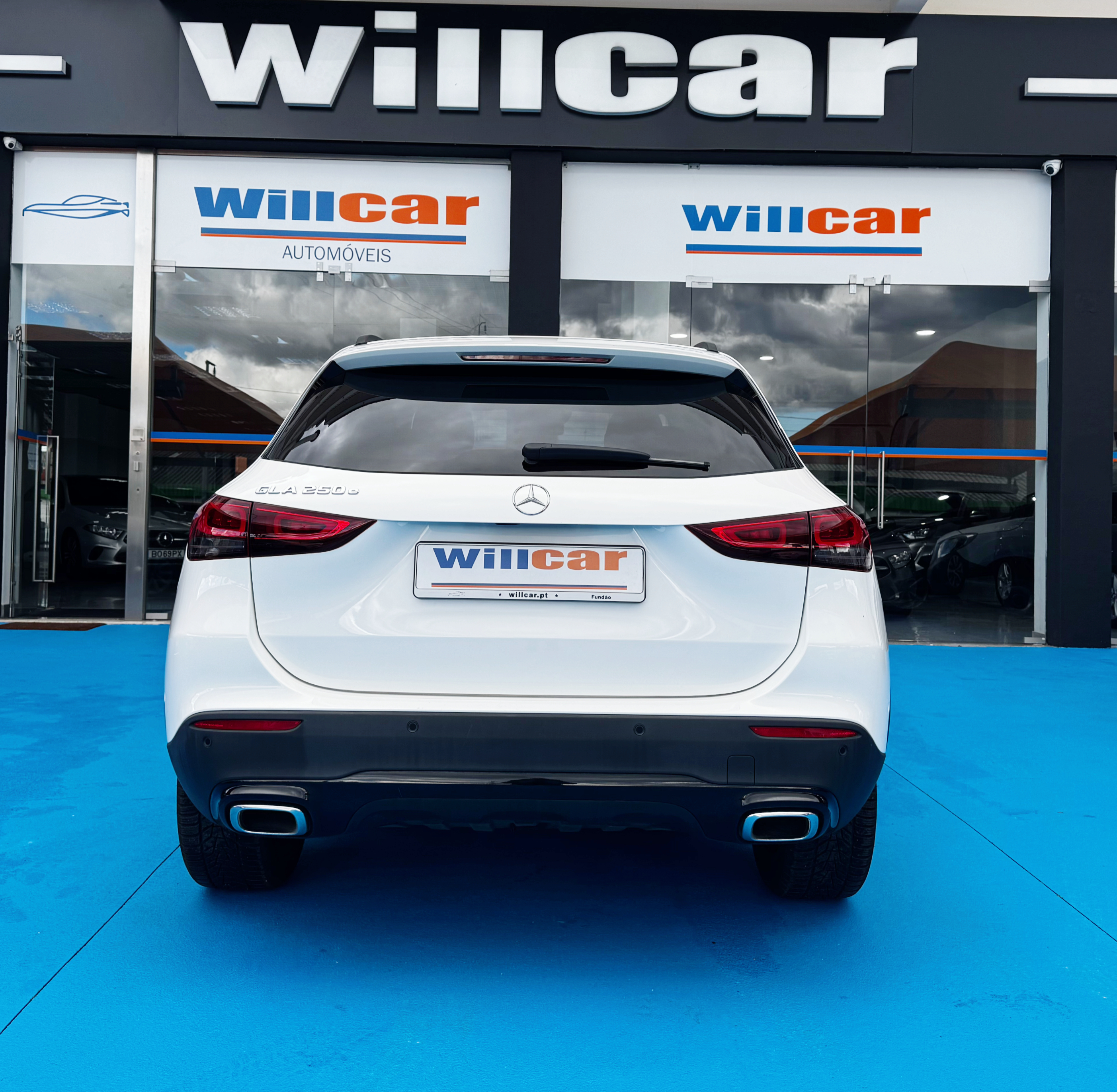 Mercedes-Benz GLA 250 e Progressive Pack Night | Imagem 4