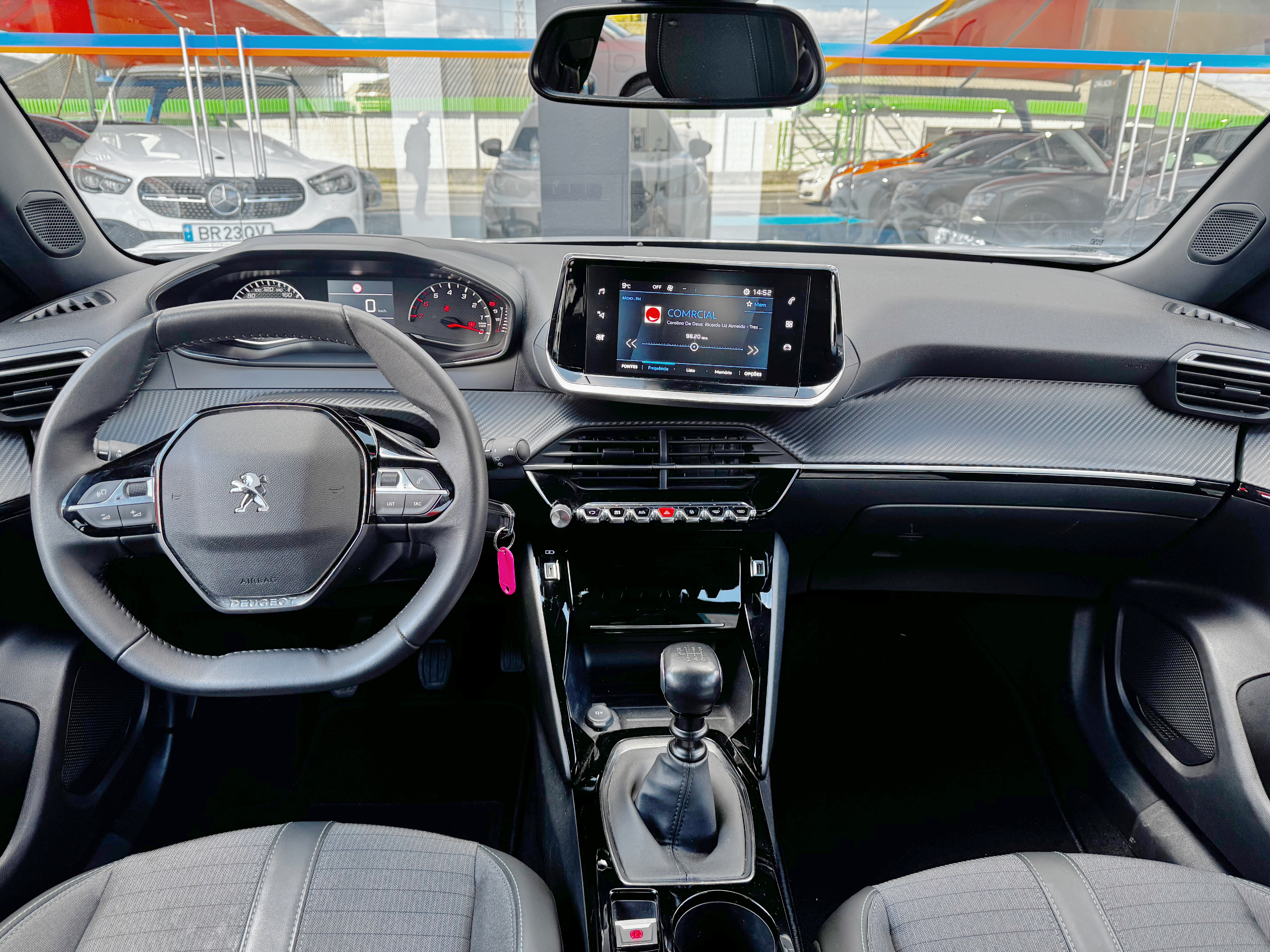 Peugeot 2008 1.2 Puretech Allure | Imagem 6