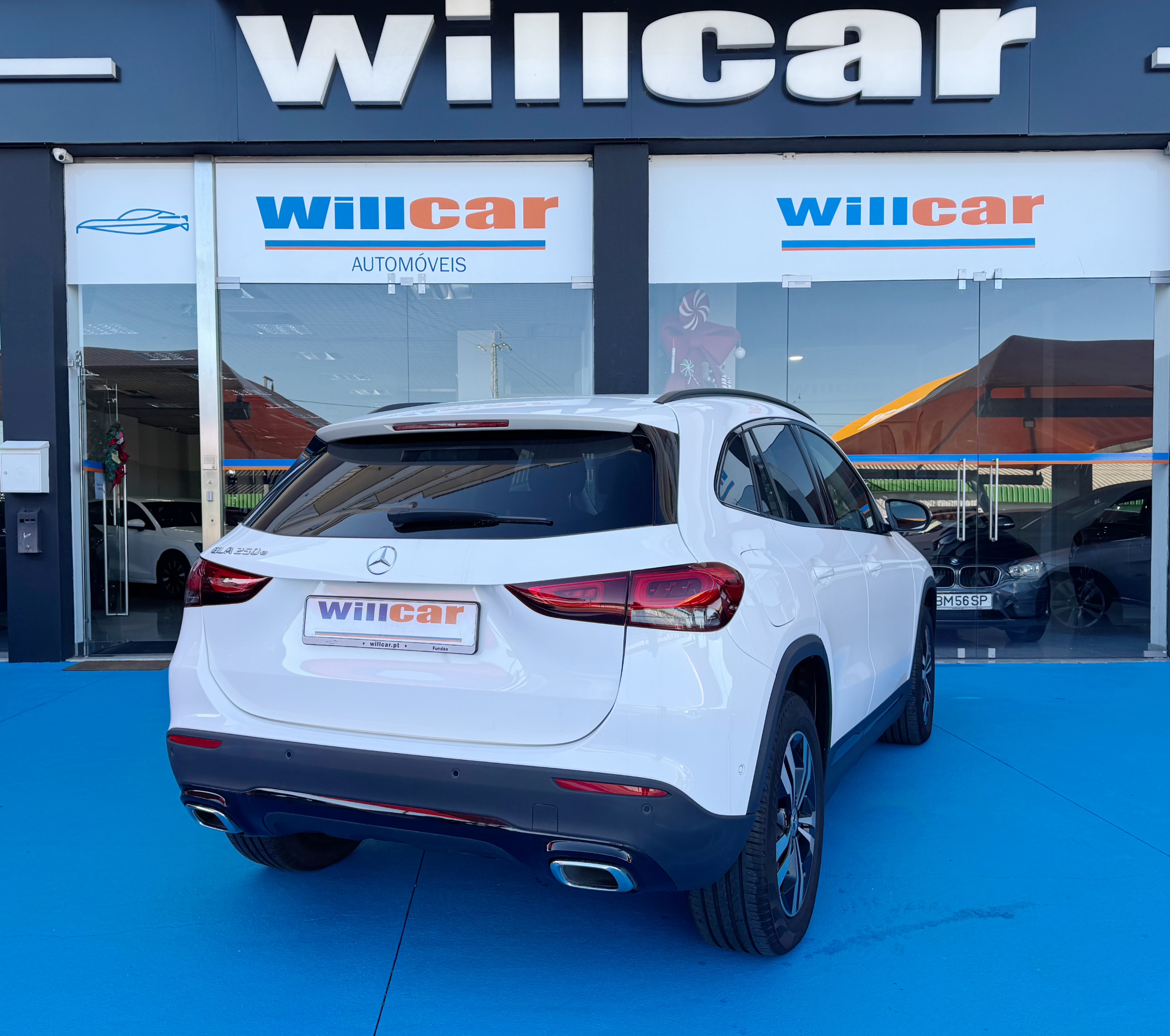 Mercedes-Benz GLA 250 e Progressive Pack Night | Imagem 3