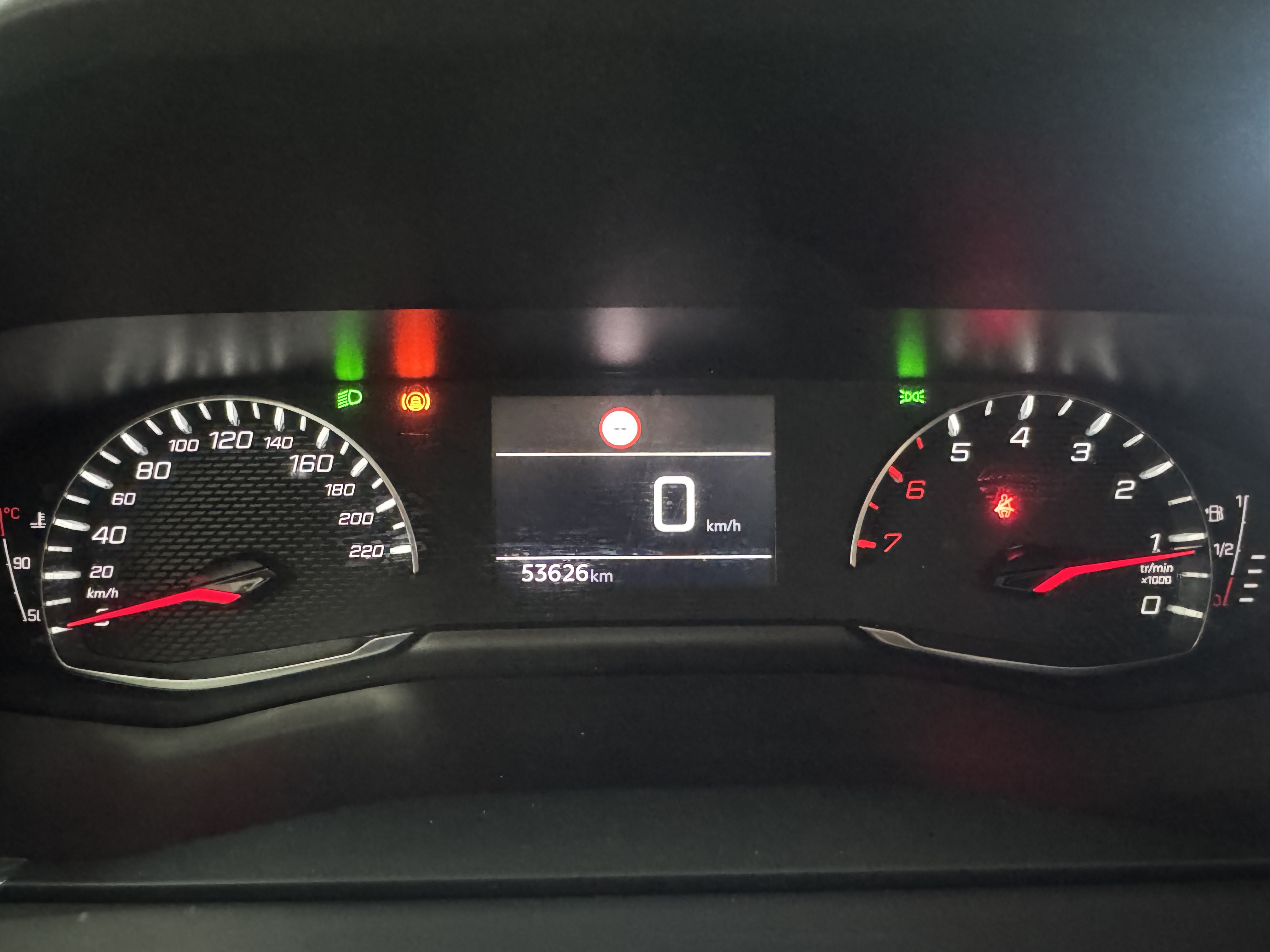 Peugeot 2008 1.2 PureTech Allure | Imagem 12