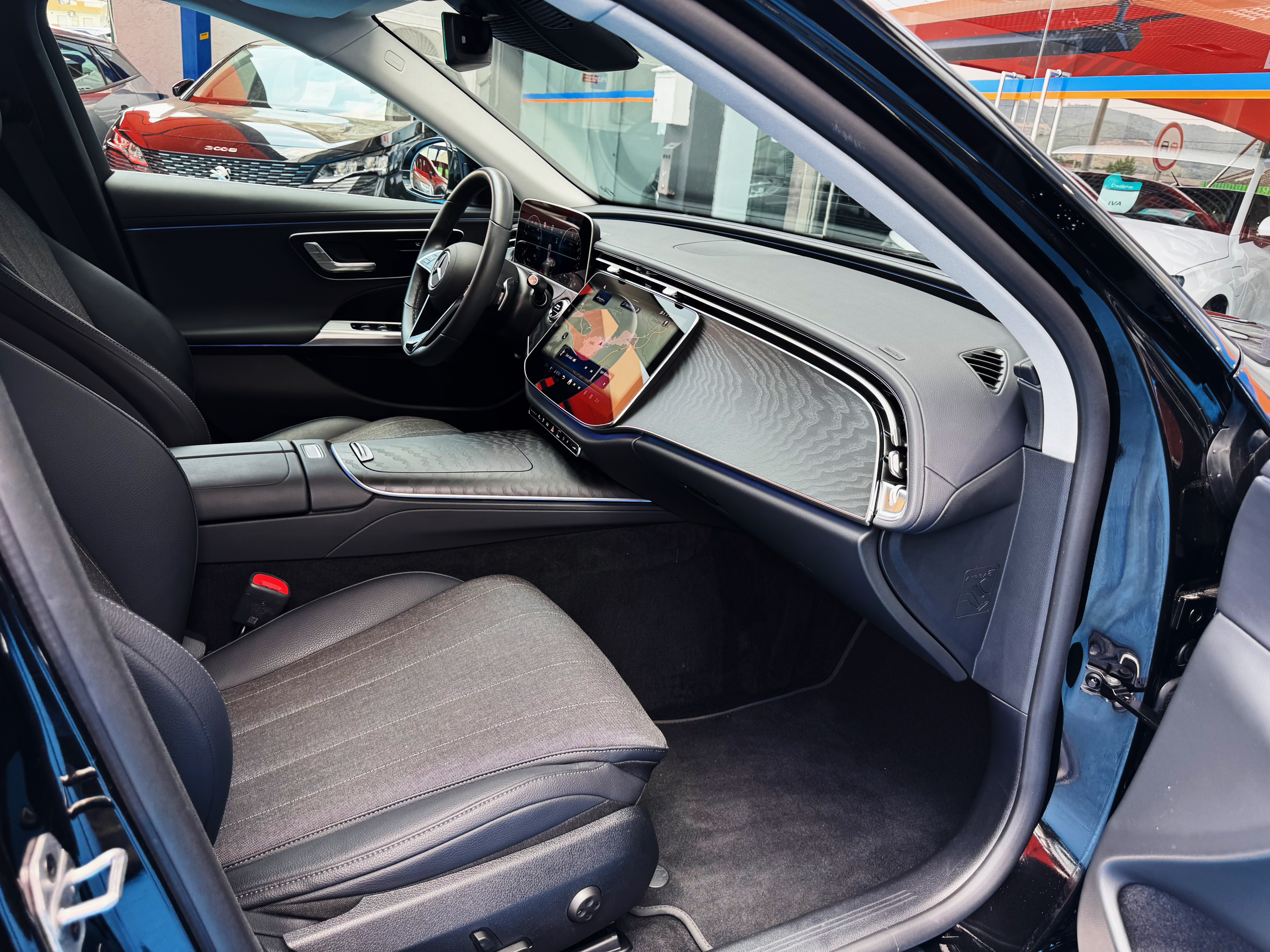Mercedes-Benz E300 de Avantgarde | Imagem 11