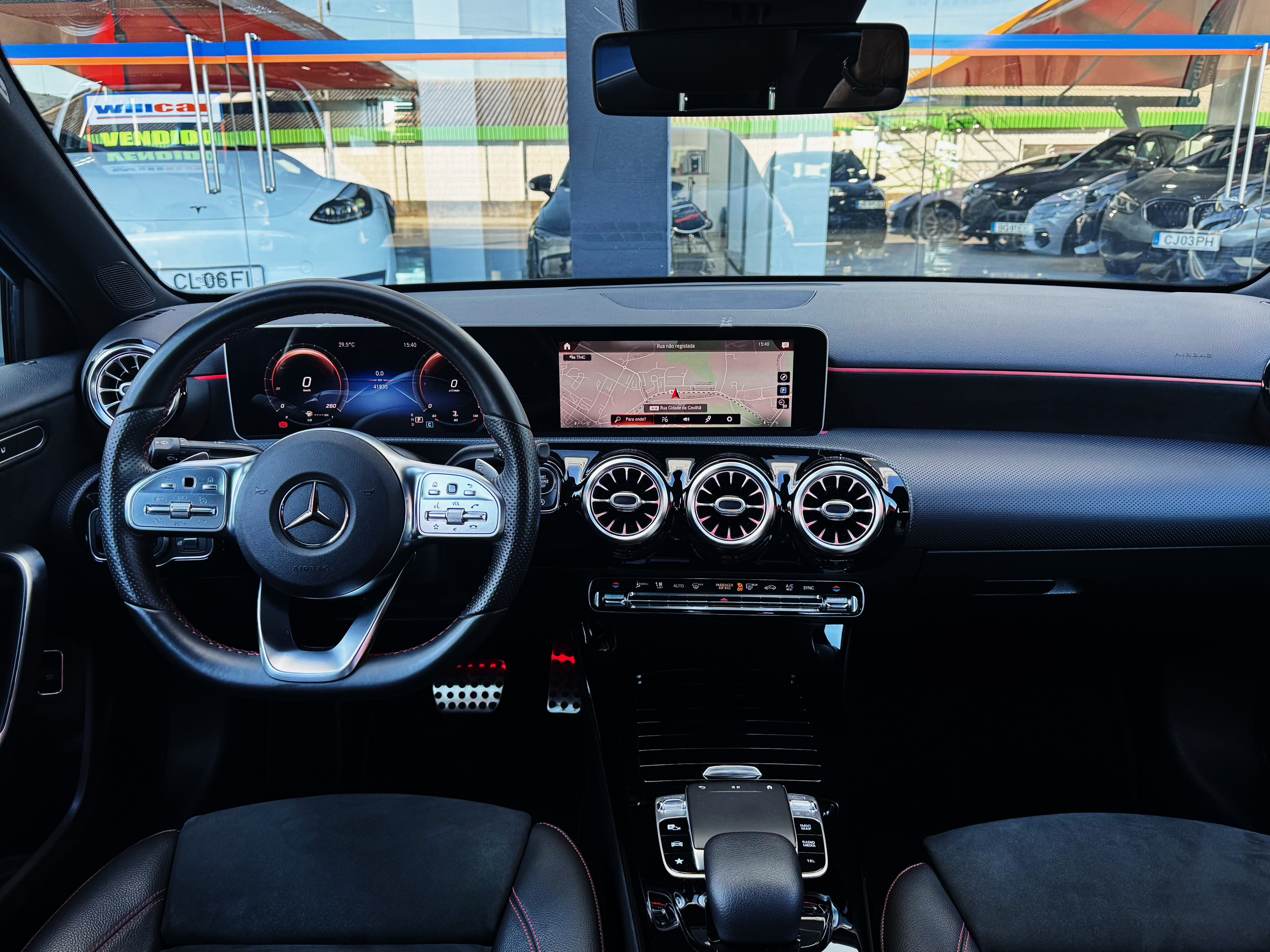 Mercedes-Benz A 180 d Limousine AMG Line | Imagem 5
