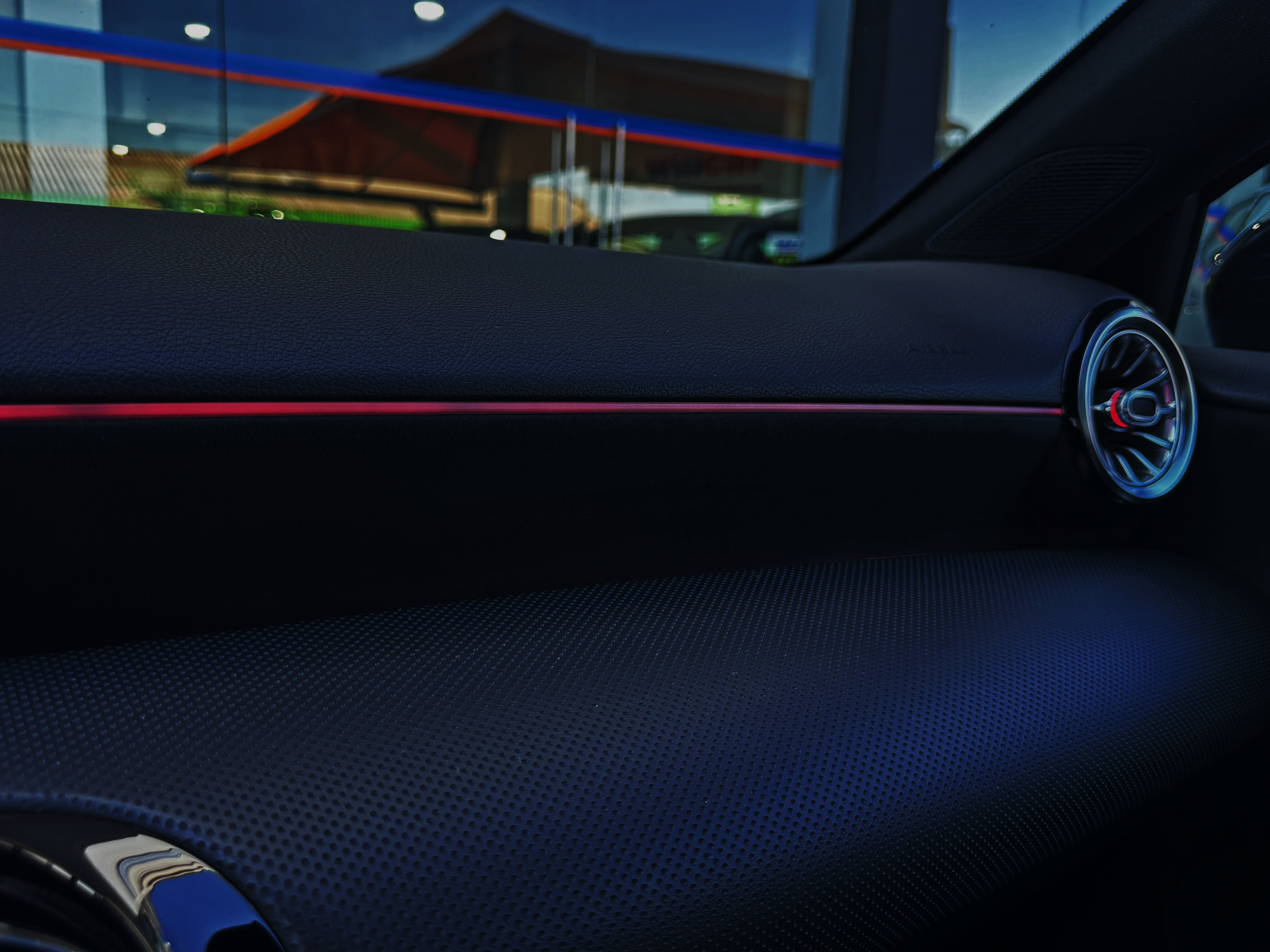 Mercedes-Benz A 180 d Limousine AMG Line | Imagem 7